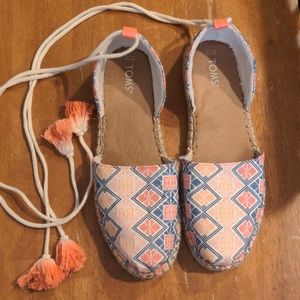 Lace up flats with metallic embroidery